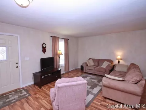 1508 Brenda Ct, Springfield, IL 62702 photo 2