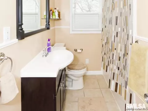 1201 W Iles, Springfield, IL 62704 photo 10
