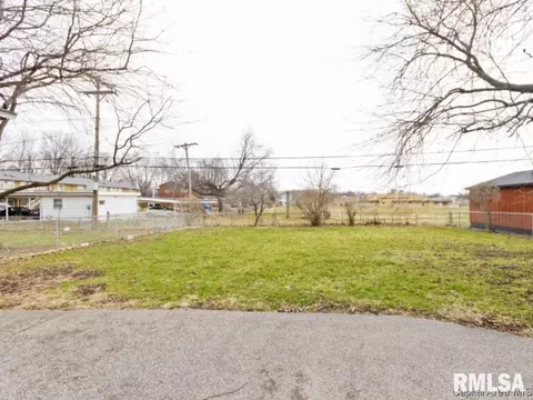 1201 W Iles, Springfield, IL 62704 photo 16