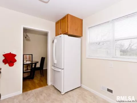 1201 W Iles, Springfield, IL 62704 photo 9