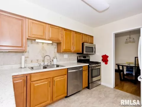 1201 W Iles, Springfield, IL 62704 photo 8