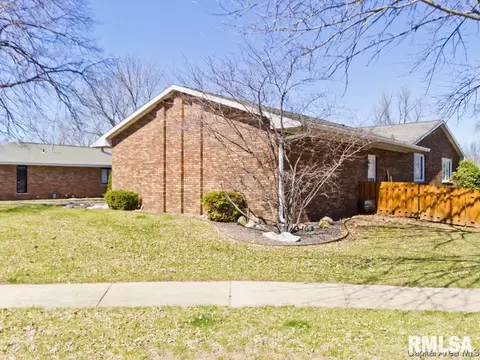 61 Pine Cv, Springfield, IL 62712 photo 3