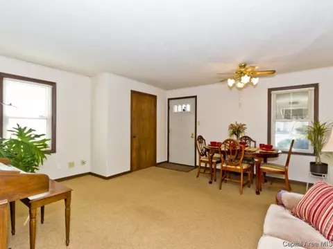 2052 N 19th St, Springfield, IL 62702 photo 3