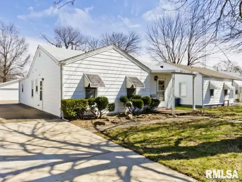 2052 N 19th St, Springfield, IL 62702 photo 2