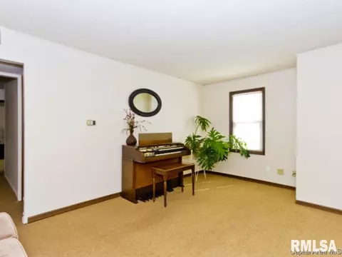 2052 N 19th St, Springfield, IL 62702 photo 5