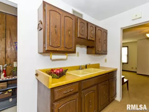2052 N 19th St, Springfield, IL 62702 photo 9