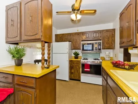 2052 N 19th St, Springfield, IL 62702 photo 10