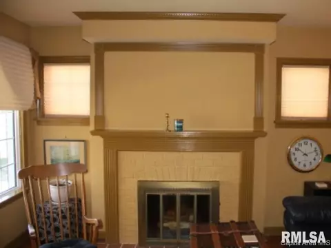2120 N 6th, Springfield, IL 62702 photo 5