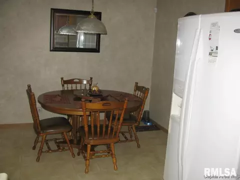 1801 Stonehenge Rd, Springfield, IL 62702 photo 5