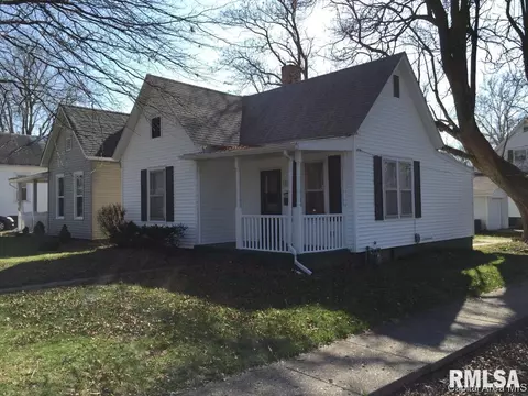 1345 N 2nd St, Springfield, IL 62702 photo 2