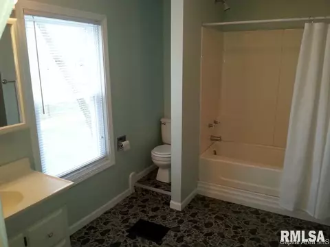 1216 Milton, Springfield, IL 62702 photo 11