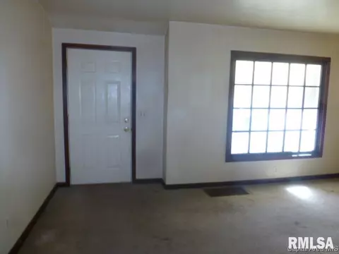 1209 E South St, Springfield, IL 62703 photo 2