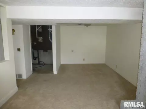 2220 Claremont Dr, Springfield, IL 62703 photo 13