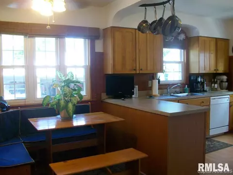 2136 Lowell Ave, Springfield, IL 62704 photo 3
