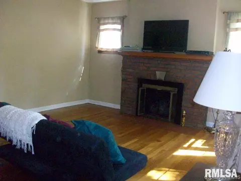 2136 Lowell Ave, Springfield, IL 62704 photo 2