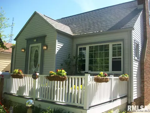 2136 Lowell Ave, Springfield, IL 62704 photo 1