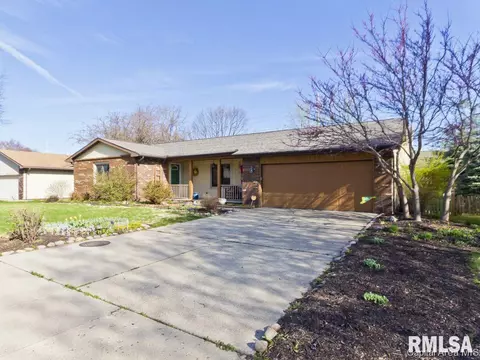 109 White Pine Dr, Springfield, IL 62712 photo 2