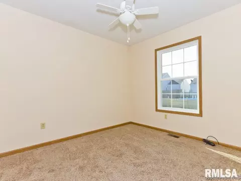 4004 Mccormick Dr, Springfield, IL 62707 photo 11