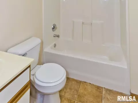 4004 Mccormick Dr, Springfield, IL 62707 photo 15