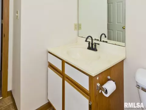4004 Mccormick Dr, Springfield, IL 62707 photo 14