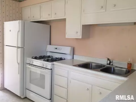 2352 S Spring St, Springfield, IL 62704 photo 6