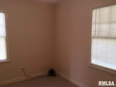2352 S Spring St, Springfield, IL 62704 photo 11