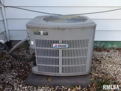 2352 S Spring St, Springfield, IL 62704 photo 16