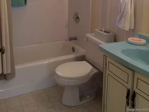 2352 S Spring St, Springfield, IL 62704 photo 8