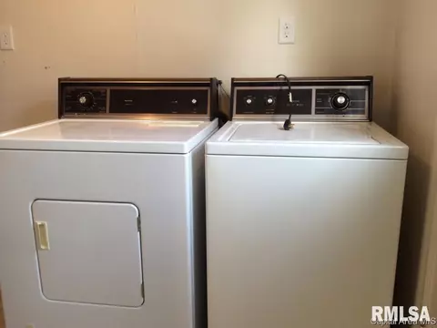 2352 S Spring St, Springfield, IL 62704 photo 13