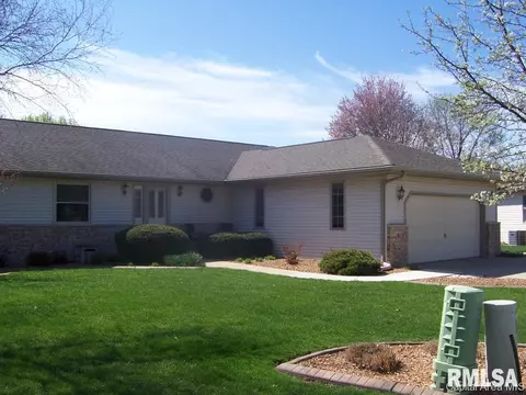 2004 Attenborough Ct, Springfield, IL 62704 photo 2