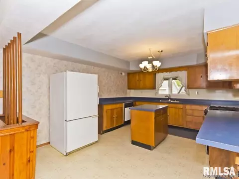 516 Jackson Street St, Riverton, IL 62561 photo 6