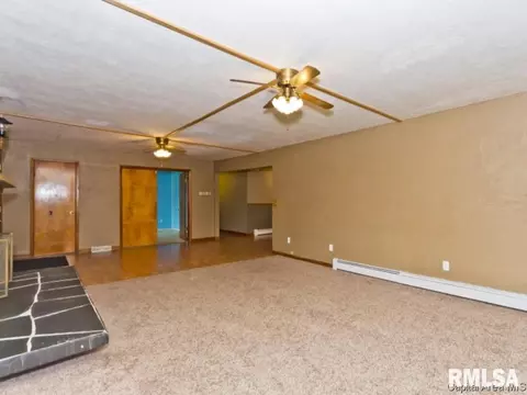 516 Jackson Street St, Riverton, IL 62561 photo 5