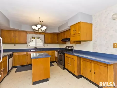 516 Jackson Street St, Riverton, IL 62561 photo 7