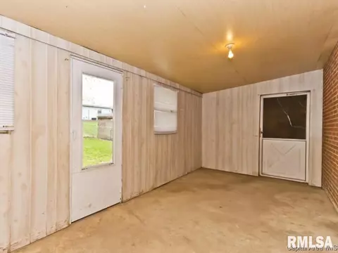 516 Jackson Street St, Riverton, IL 62561 photo 17