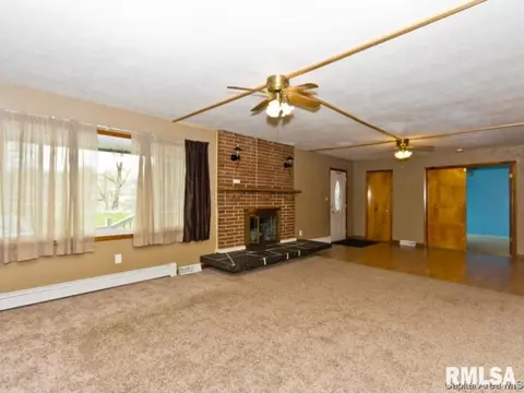 516 Jackson Street St, Riverton, IL 62561 photo 4
