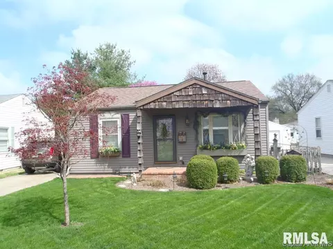 10 W Grand Ct, Springfield, IL 62704 photo 2