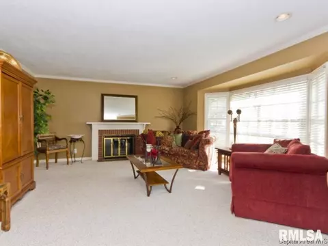 2101 S Walnut St, Springfield, IL 62704 photo 5