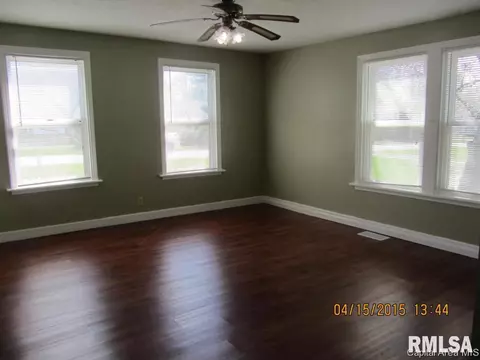 295 E Tanner, Waverly, IL 62692 photo 6