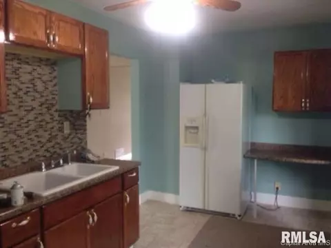 295 E Tanner, Waverly, IL 62692 photo 13