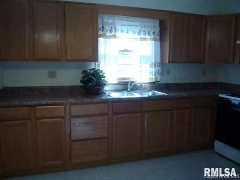 1514 N Macarthur, Springfield, IL 62702 photo 2