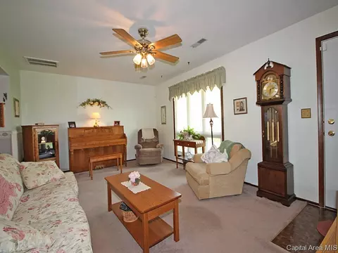 2720 Selkirk Rd, Springfield, IL 62702 photo 4