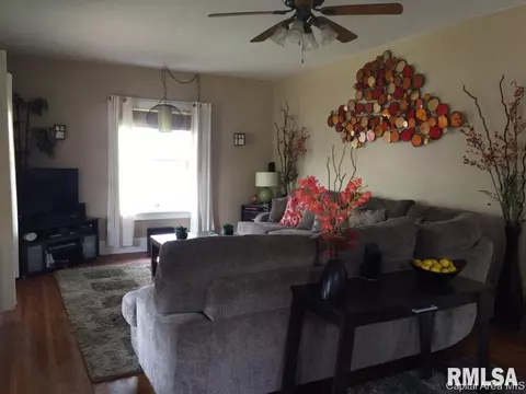 429 E Kys, Springfield, IL 62702 photo 2