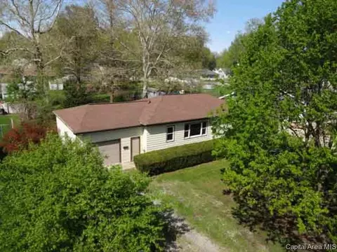 109 Circle Dr, Springfield, IL 62703 photo 2