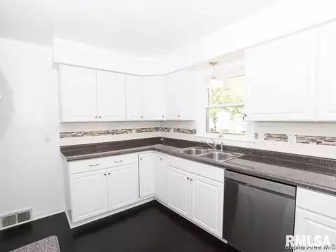 109 Circle Dr, Springfield, IL 62703 photo 13