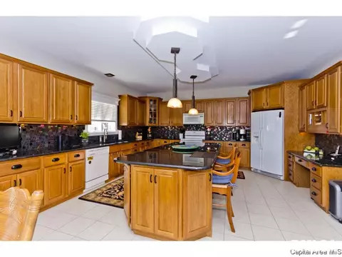 2728 Dickens, Springfield, IL 62707 photo 2