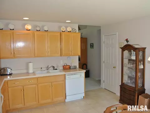 2811 Dryden Dr, Springfield, IL 62711 photo 5