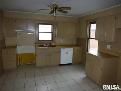 3137 Carman Ave, Springfield, IL 62703 photo 4