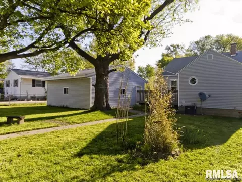 2325 S 15th, Springfield, IL 62703 photo 9