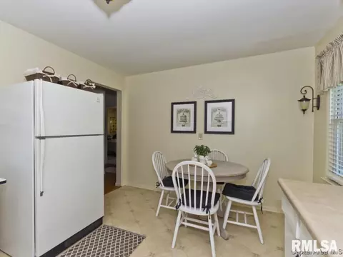 2702 Huntington Rd, Springfield, IL 62703 photo 9