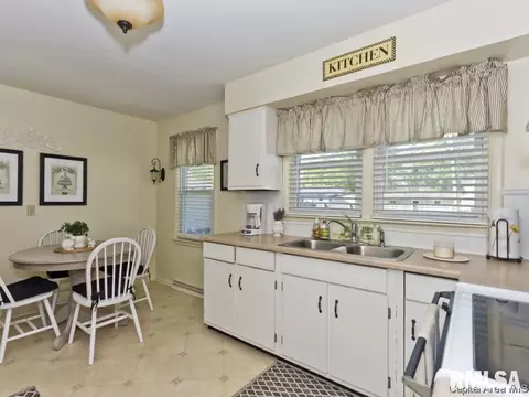 2702 Huntington Rd, Springfield, IL 62703 photo 14